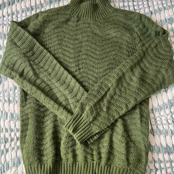 YAS Retails for $200, gently worn, Sz M Forest GN, knit mock turtleneck sweater - Picture 2 of 5